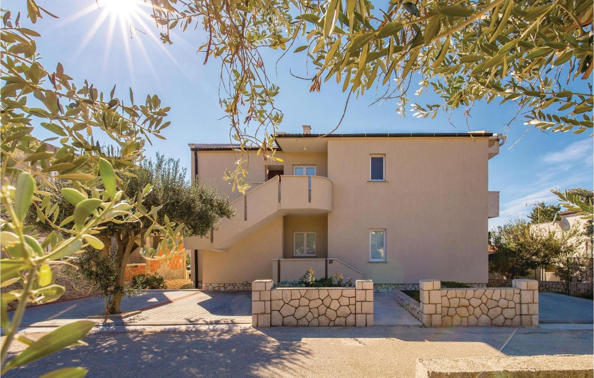Gorgeous Apartment In Mandre With Kitchen Exterior foto